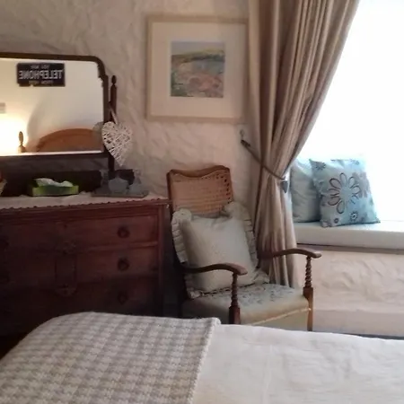 B&B Holly Vintage