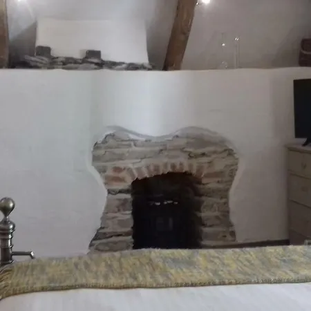 Holly Vintage B&B